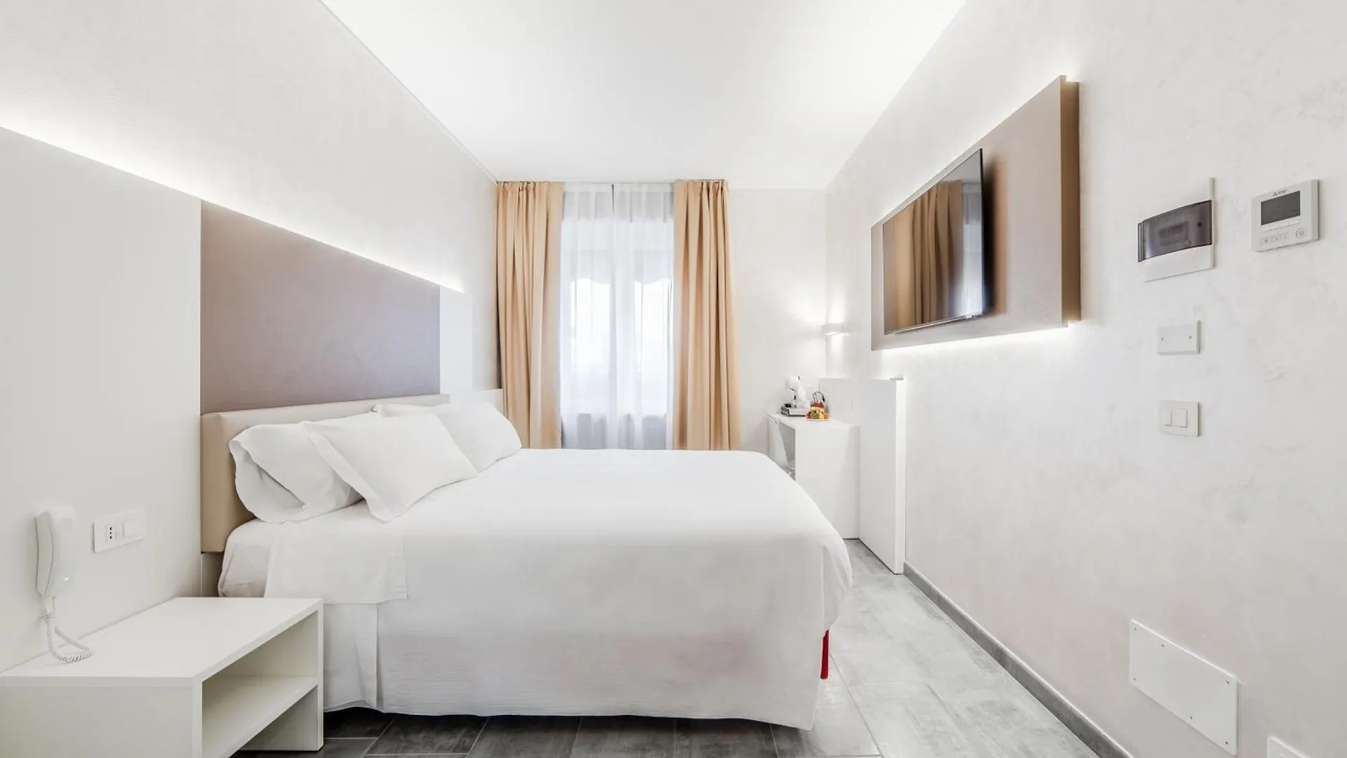 Room Milano Navigli 0*, Milan Italy